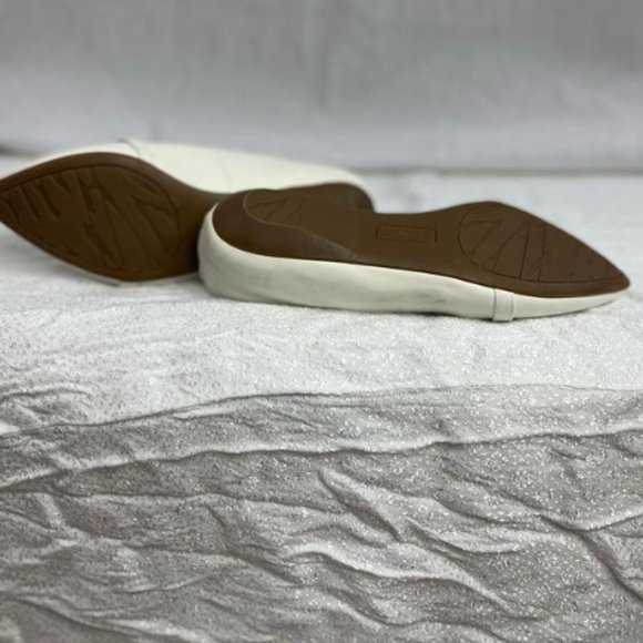 Anne Klein White Flats - Picture 4 of 4
